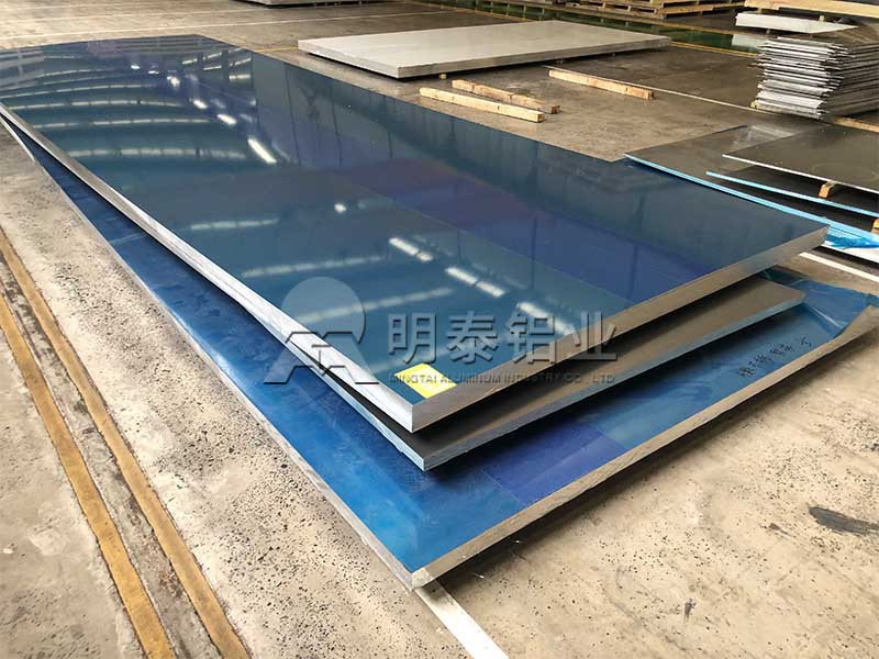 5754鋁板用于聲屏障一噸價(jià)格多少？優(yōu)點(diǎn)有哪些？